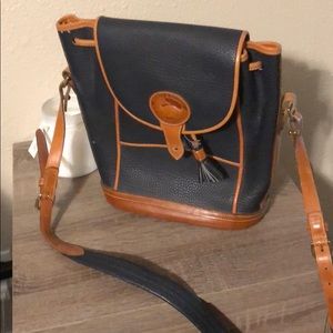 Vintage Dooney & Bourke leather bucket purse.